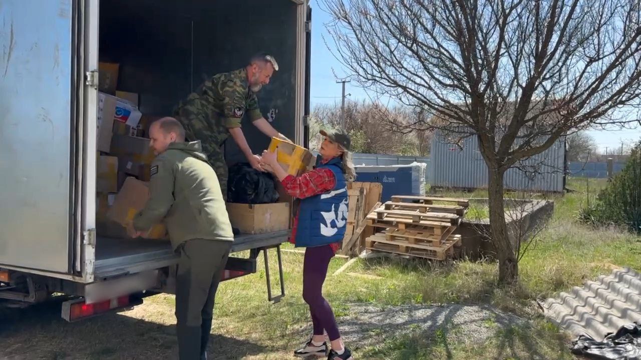Гуманитарный штаб «Единой России» за два года направил в новые регионы десятки тысяч тонн помощи - фото 1