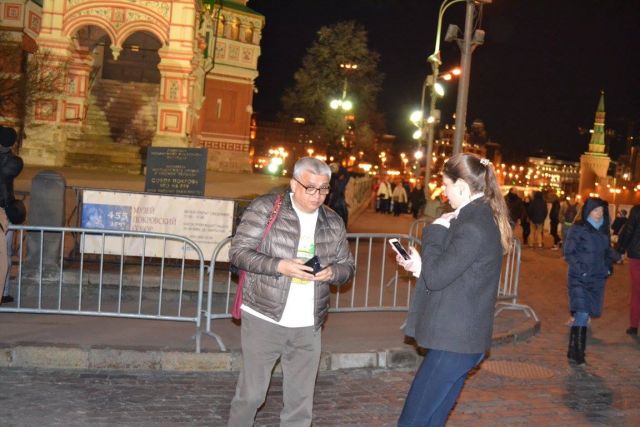 Час Земли в Москве. Очень много хороших фотографий  - фото 35