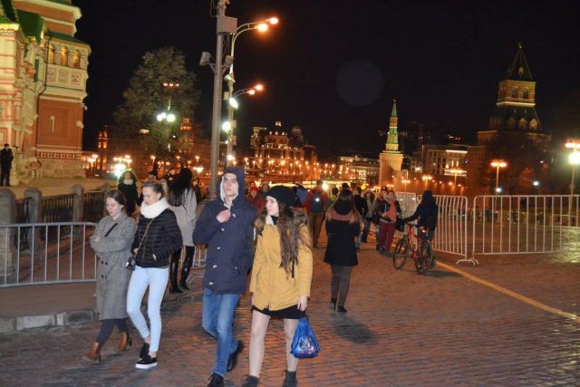 Час Земли в Москве. Очень много хороших фотографий  - фото 87