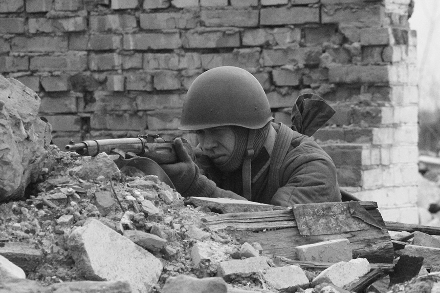 Реконструкция одного из эпизодов Сталинградской битвы - фото 23